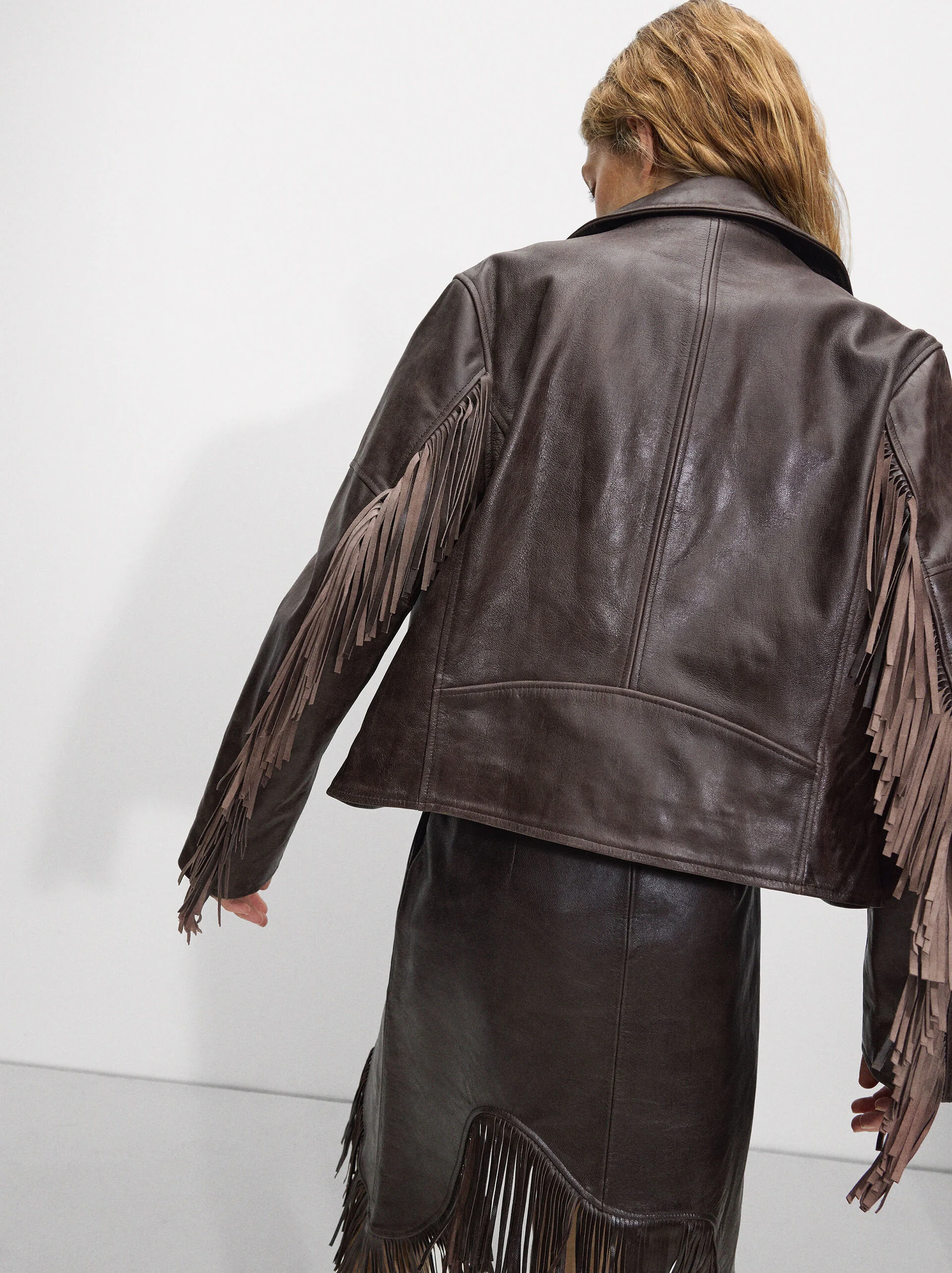 Camur&ccedil;a, Croute e Franjas: Tend&ecirc;ncias e Cuidados artigo revista casaco pele parfois