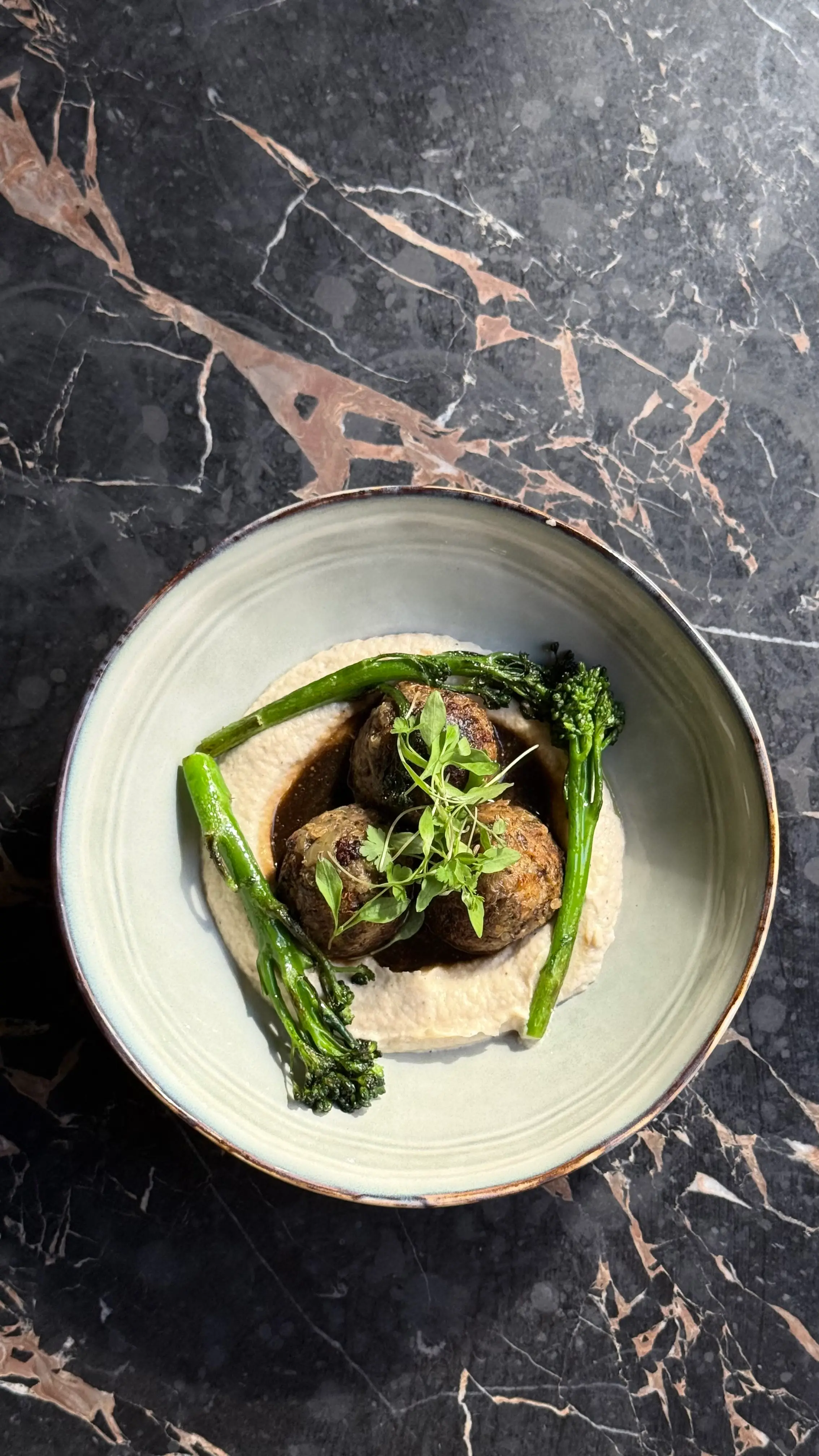 Exemplo de pratos da nova carta 100% vegetal e sazonal do restaurante no Chiado