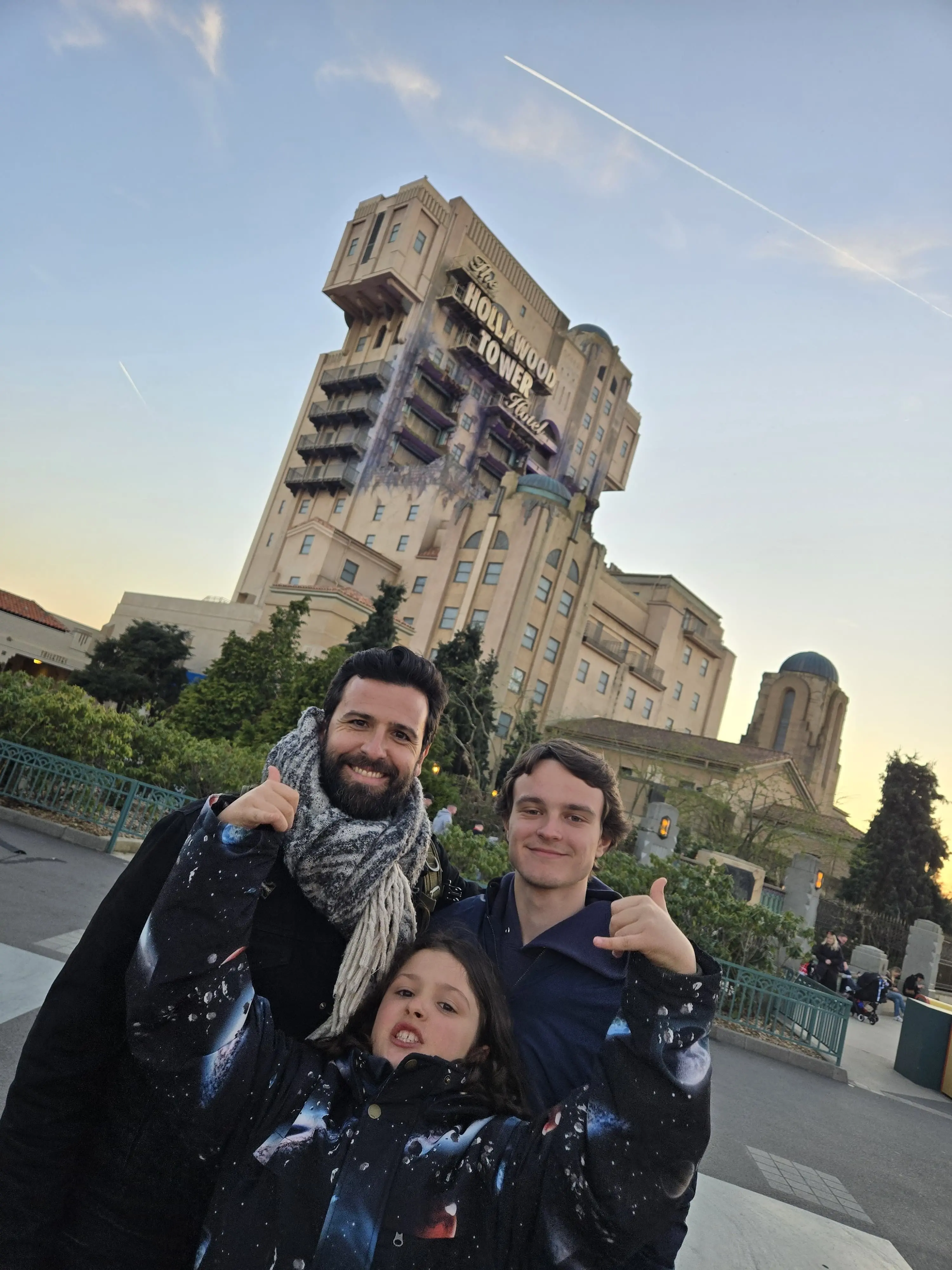 pai e filhos na disney na The Twilight Zone Tower of Terror