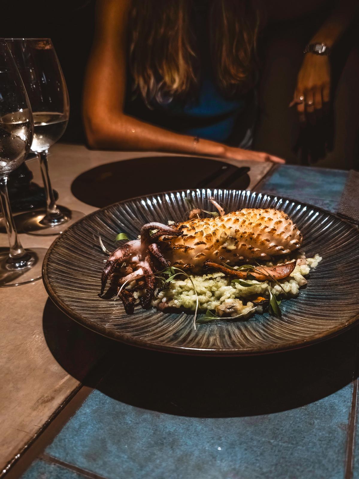 FYSH: O Novo Spot para as Mamacitas que Adoram Peixe e Marisco em Lisboa! prato