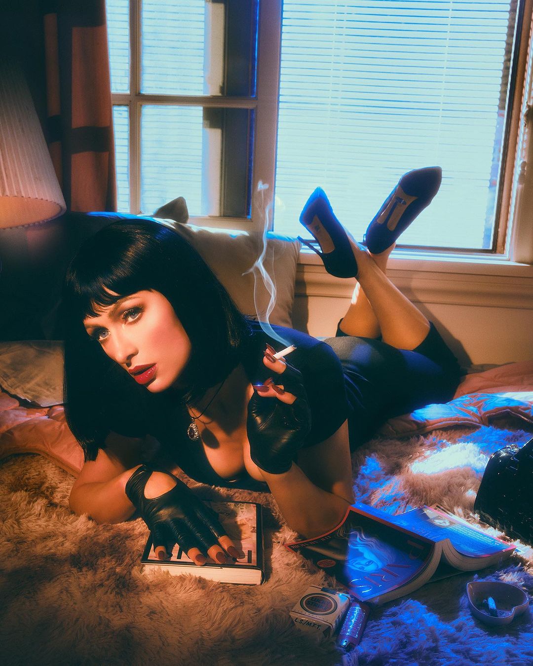 Hottieween 2024: As M&aacute;scaras Mais Bonitas e Sensuais das Celebridades pulp fiction