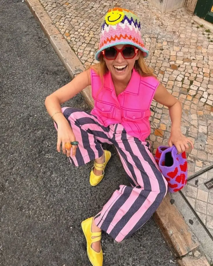 look Portuguese girlies que representa uma moda mais viva e irreverente