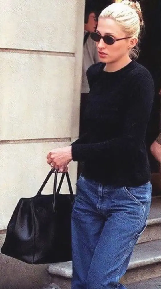 Carolyn Bessette-Kennedy como símbolo de elegância discreta e intemporal