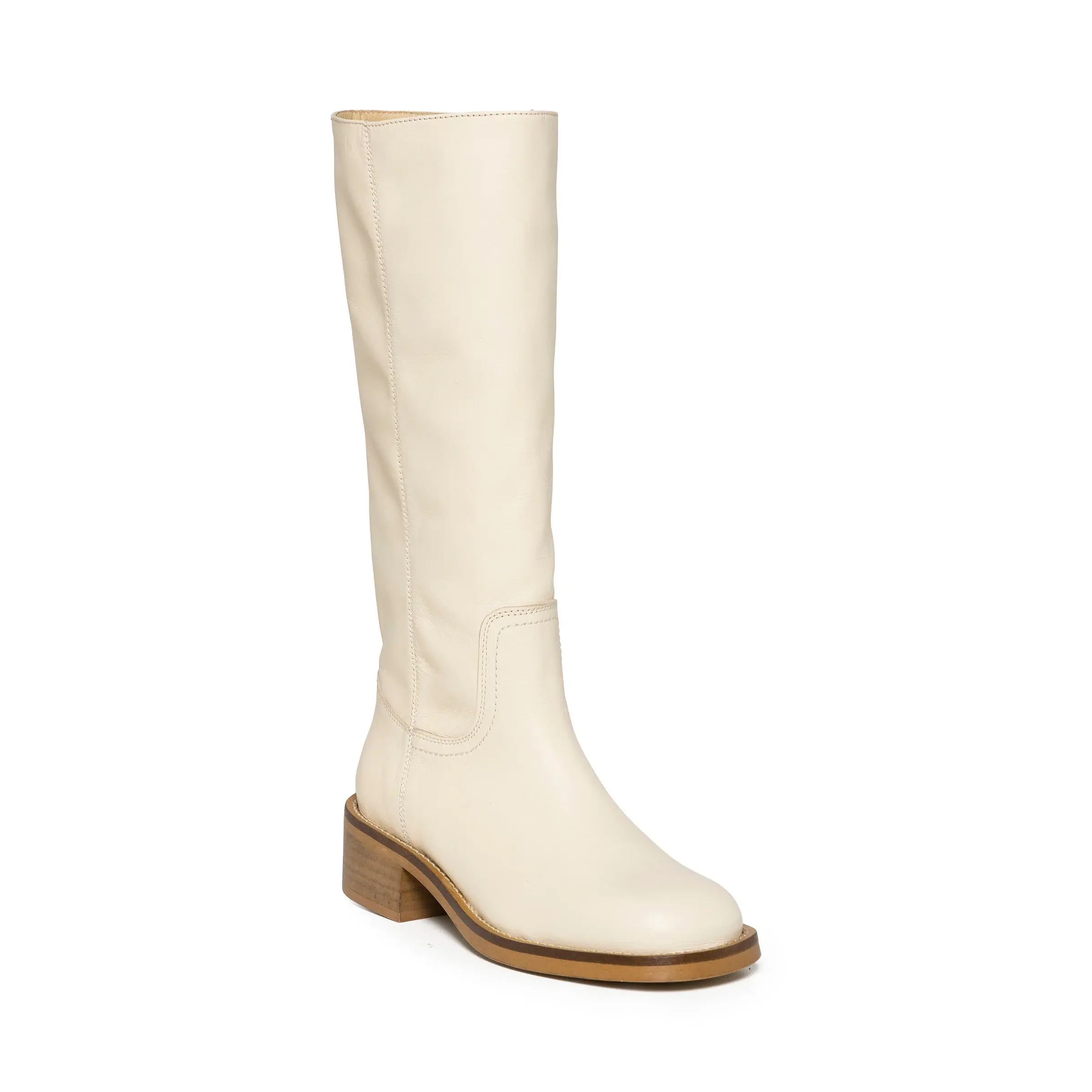 Eleva o teu estilo sem esforço com as botas RIGGS. Com a sua biqueira quadrada e design elegante, estas botas logo abaixo do joelho são indispensáveis para qualquer pessoa que se preocupa com a moda. Estas botas intemporais proporcionam conforto e sofisticação, tornando-as o complemento perfeito para qualquer roupa. steve madden mamacita