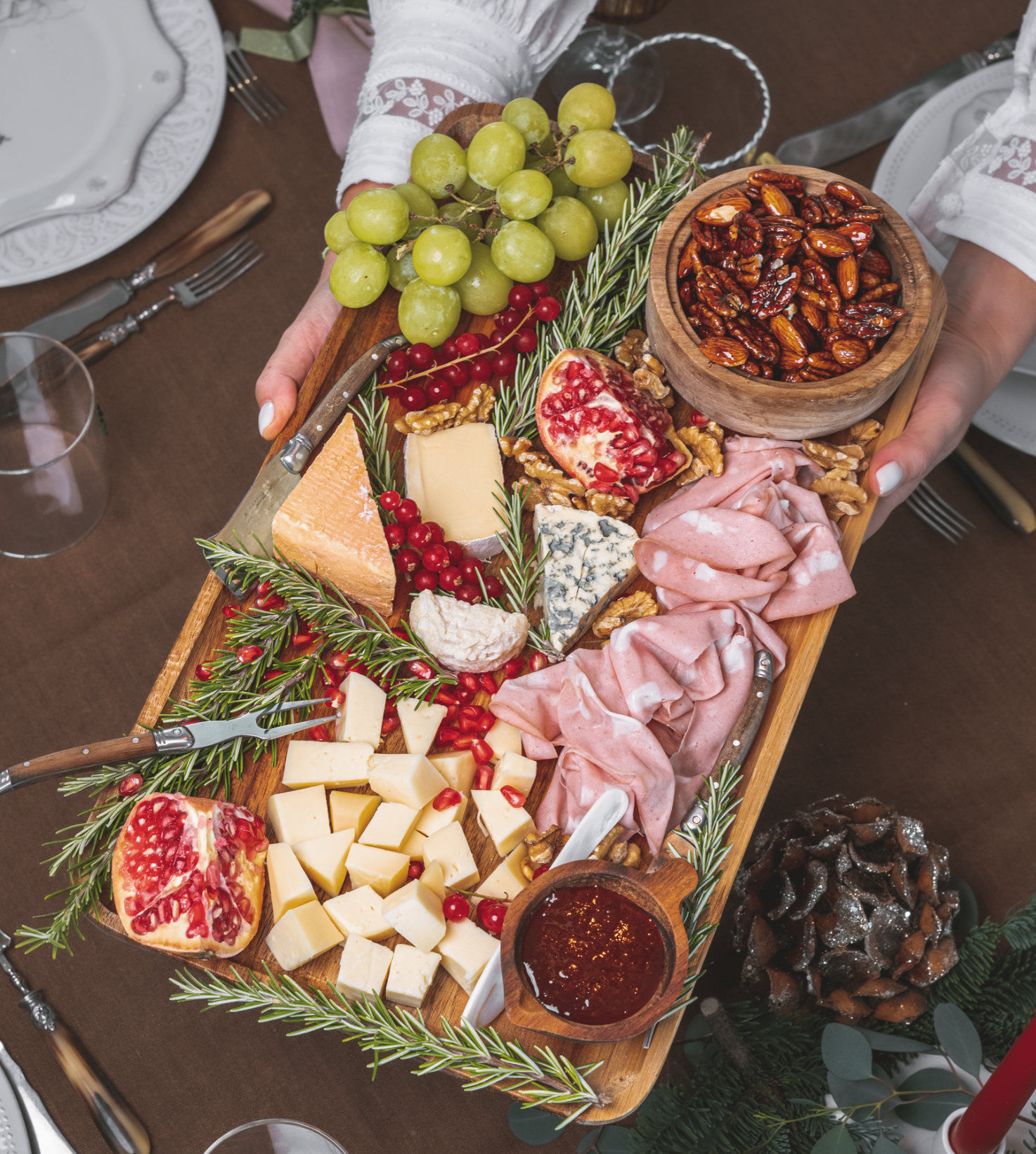 tabua de queijo e enchidos e frutos secos rom&atilde; natal bakiness