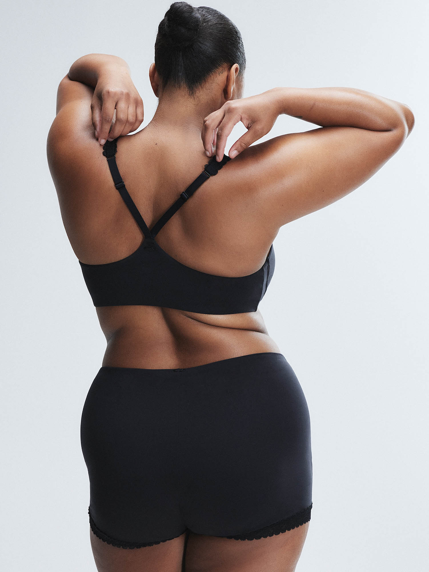 Savage X Fenty: Apresenta a Cole&ccedil;&atilde;o Mais Suave de Sempre snug hug