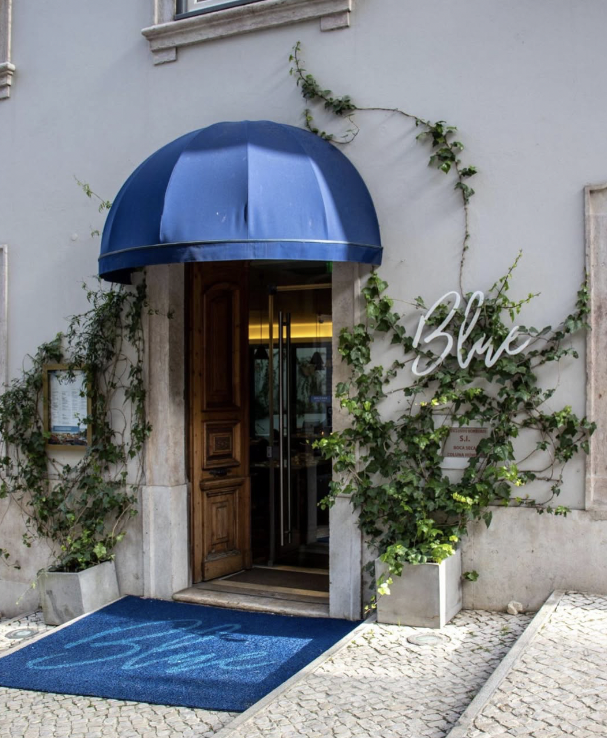 The Vintage Lisbon & Blue Bistrot: A Noite Perfeita em Lisboa entrada